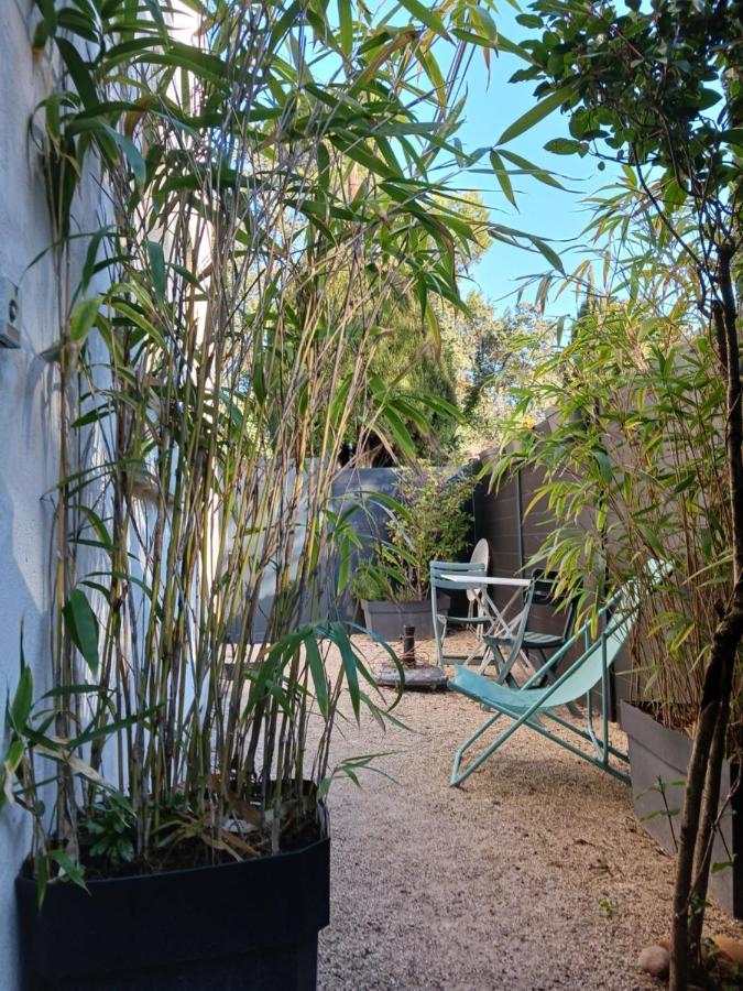 Studio Charmant Et Calme Villeneuve Les Avignon Entree Et Cour Independantes Climatisation Piscine Parking Exterior photo